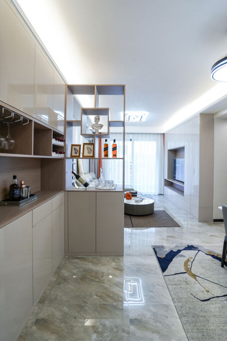 96㎡三居，巧妙延申玄關餐廳空間感，打造精致雅居